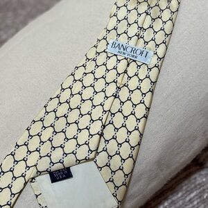 Bancroft New York Silk Tie -Soft Yellow and Navy Chain link